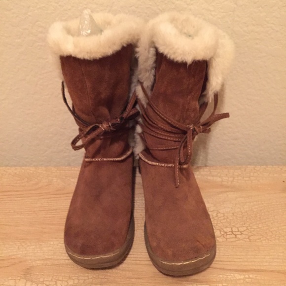 ❌SOLD❌ Furry, Suede Boots - Picture 2 of 8